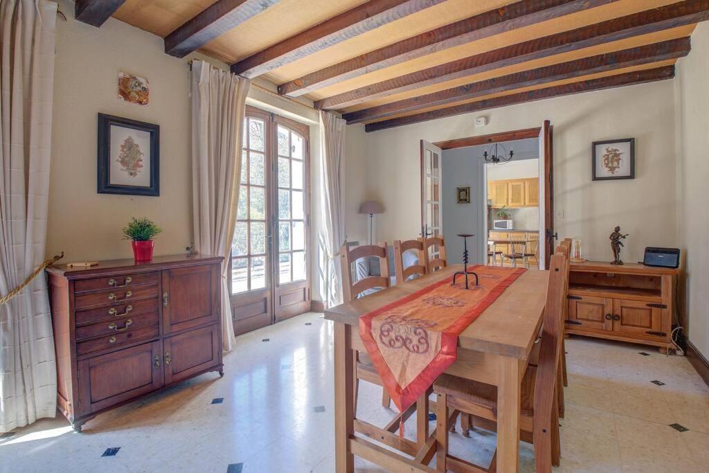 La Claperie, Familial, Parc Et Piscine Holiday home *